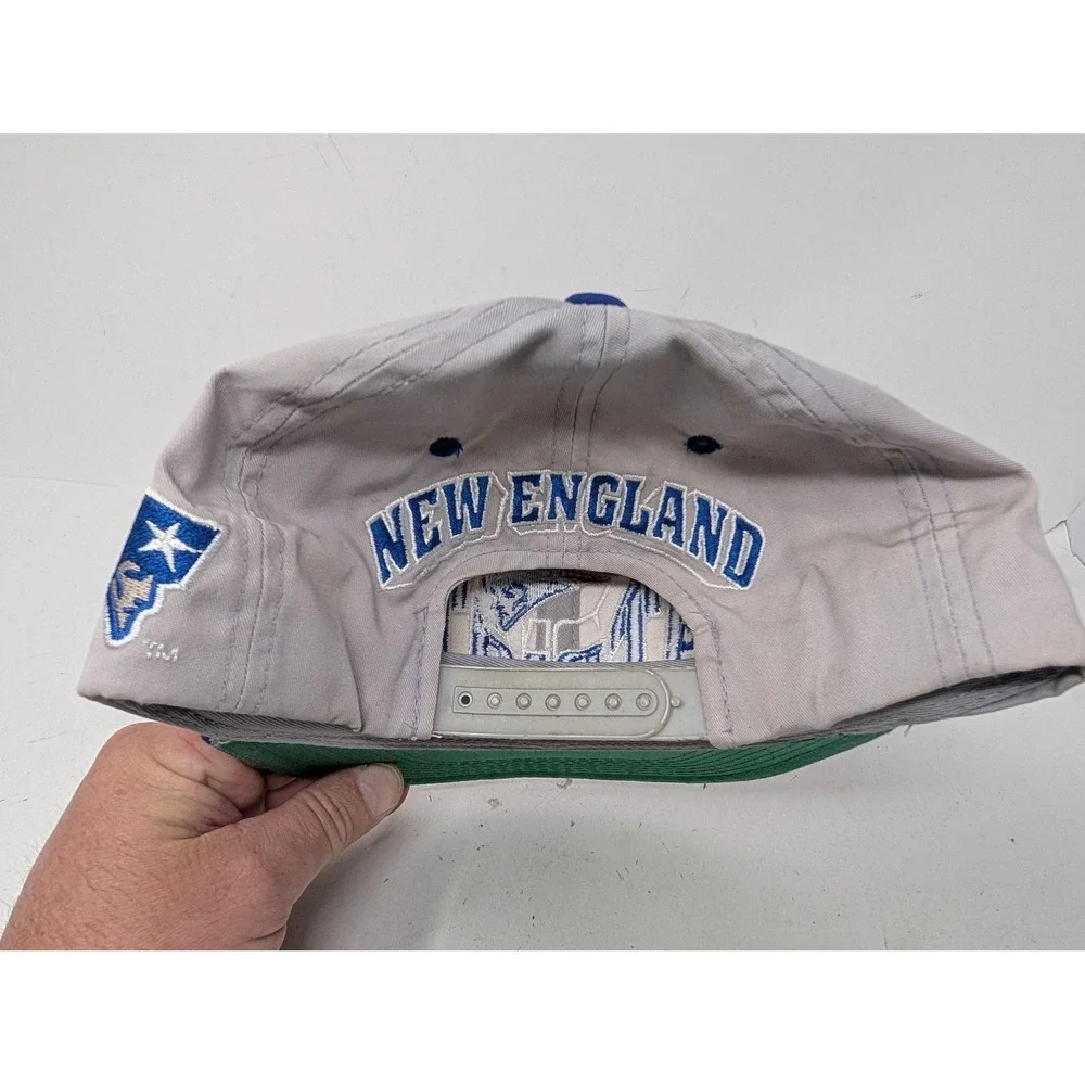 VINTAGE New England Patriots Hat Cap Snap Back Mens One Size Blue NFL Football